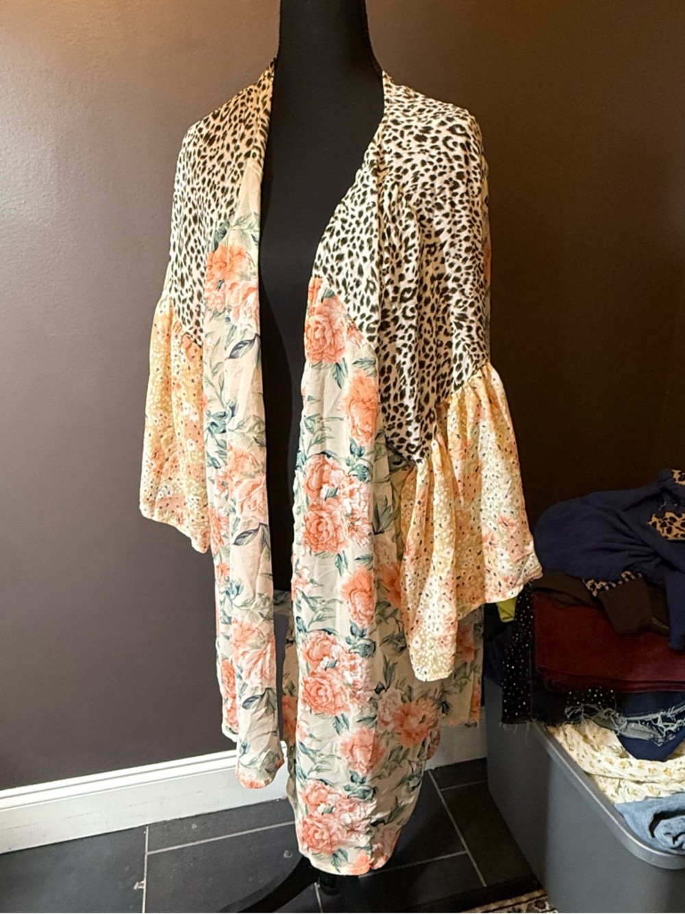 Umgee Floral and Leopard Kimono Jacket in Peach and Black